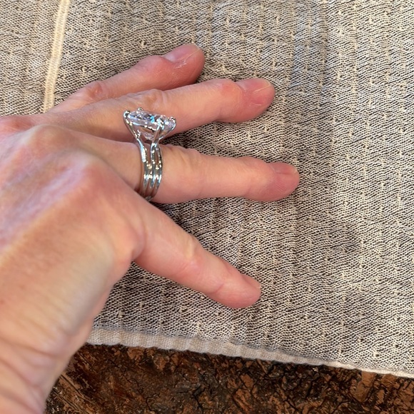 Silver solitaire ring, Crystal stone set in silver band setting. - Picture 5 of 9